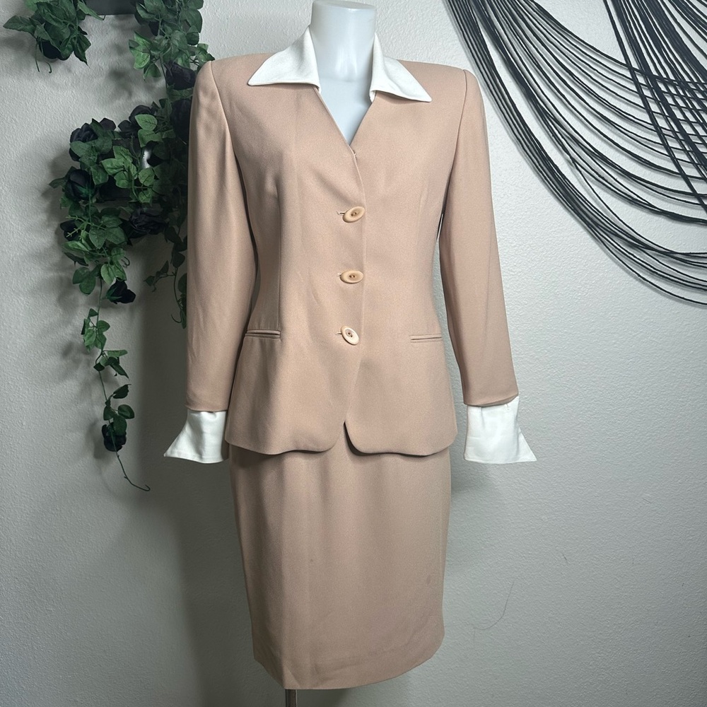 Vintage Elegant Tan Blazer and Skirt Set